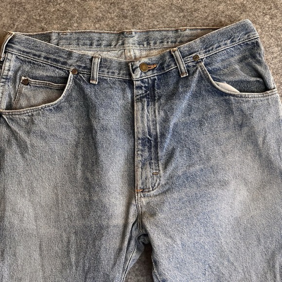 VTG Wrangler Jeans Mens 38x30 USA Blue Straight Denim Cowboy Western Y2K READ‎ - Picture 2 of 11